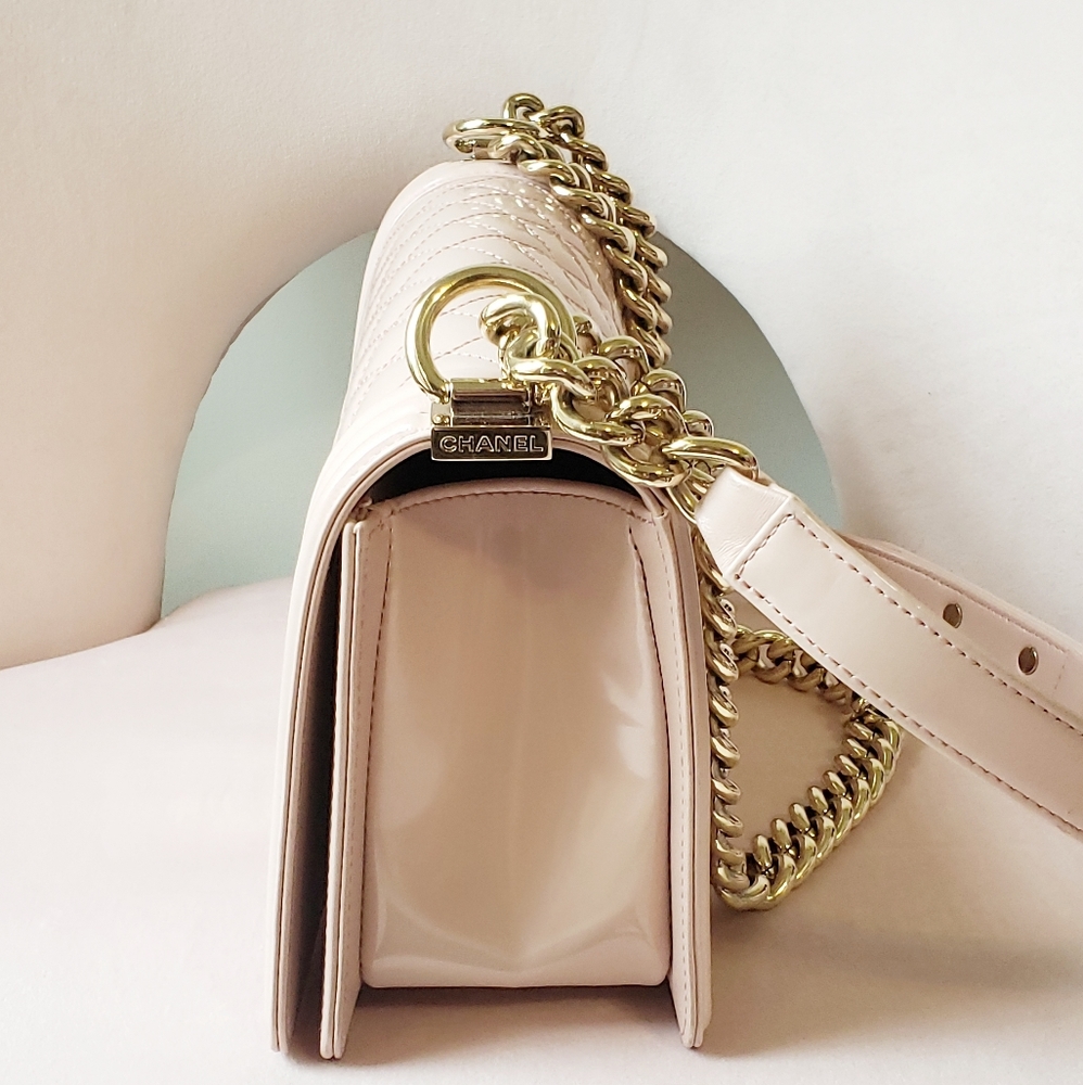 Chanel Medium Boy Bag - Picture 5 of 13